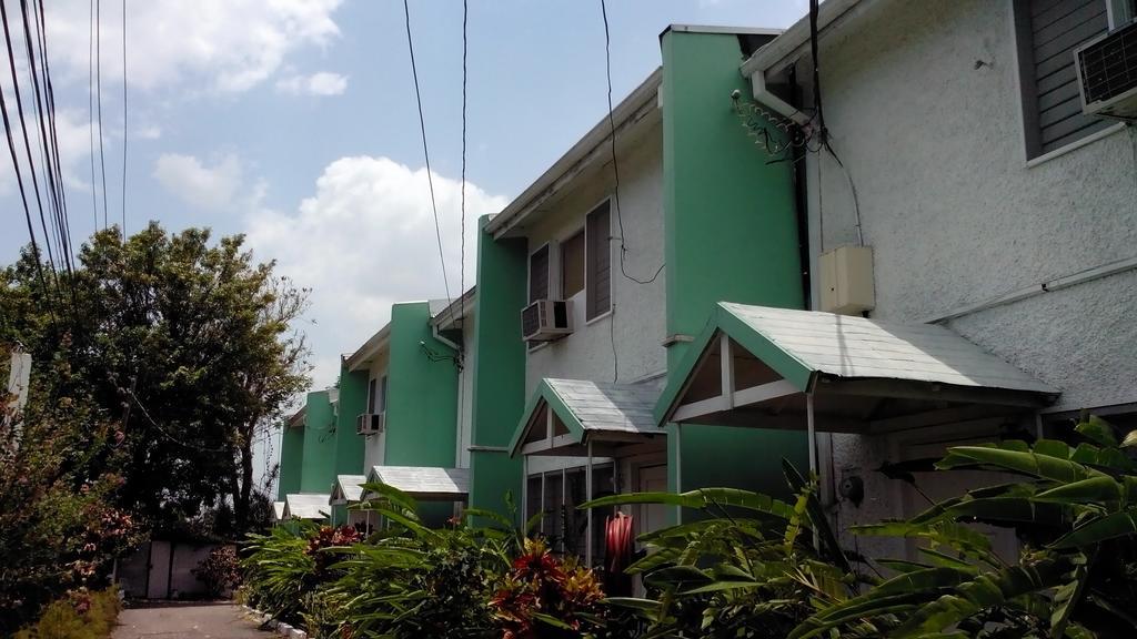 The Gardens Villa Kingston Luaran gambar