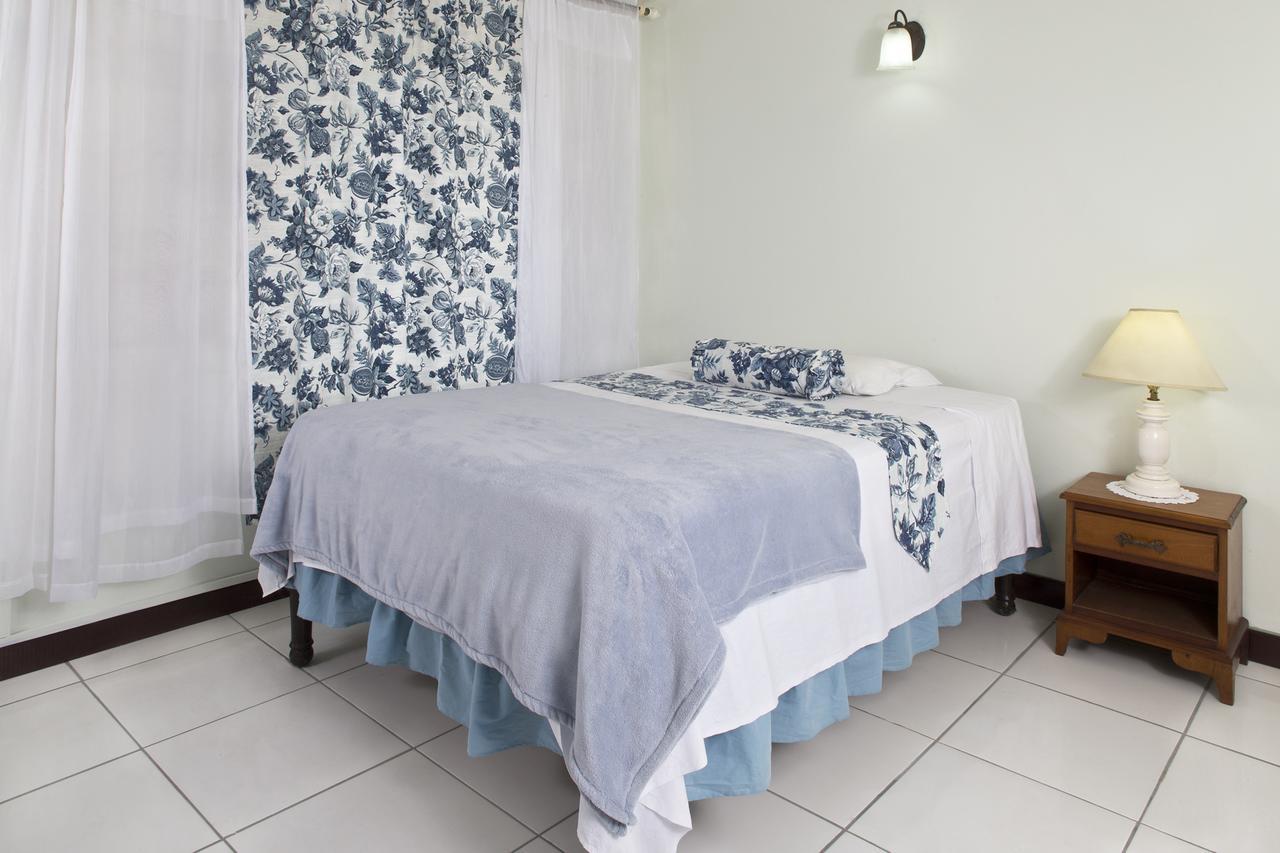 The Gardens Villa Kingston Luaran gambar